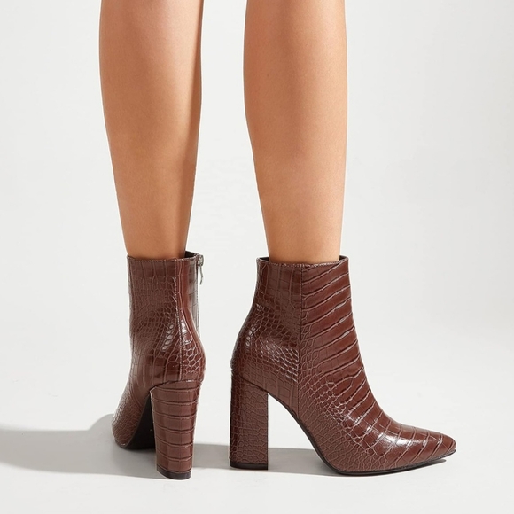 Yolkomo brown Chunky High Heel Ankle Boots Pointed Toe SIZE EUR 38/7.5 - Picture 2 of 11